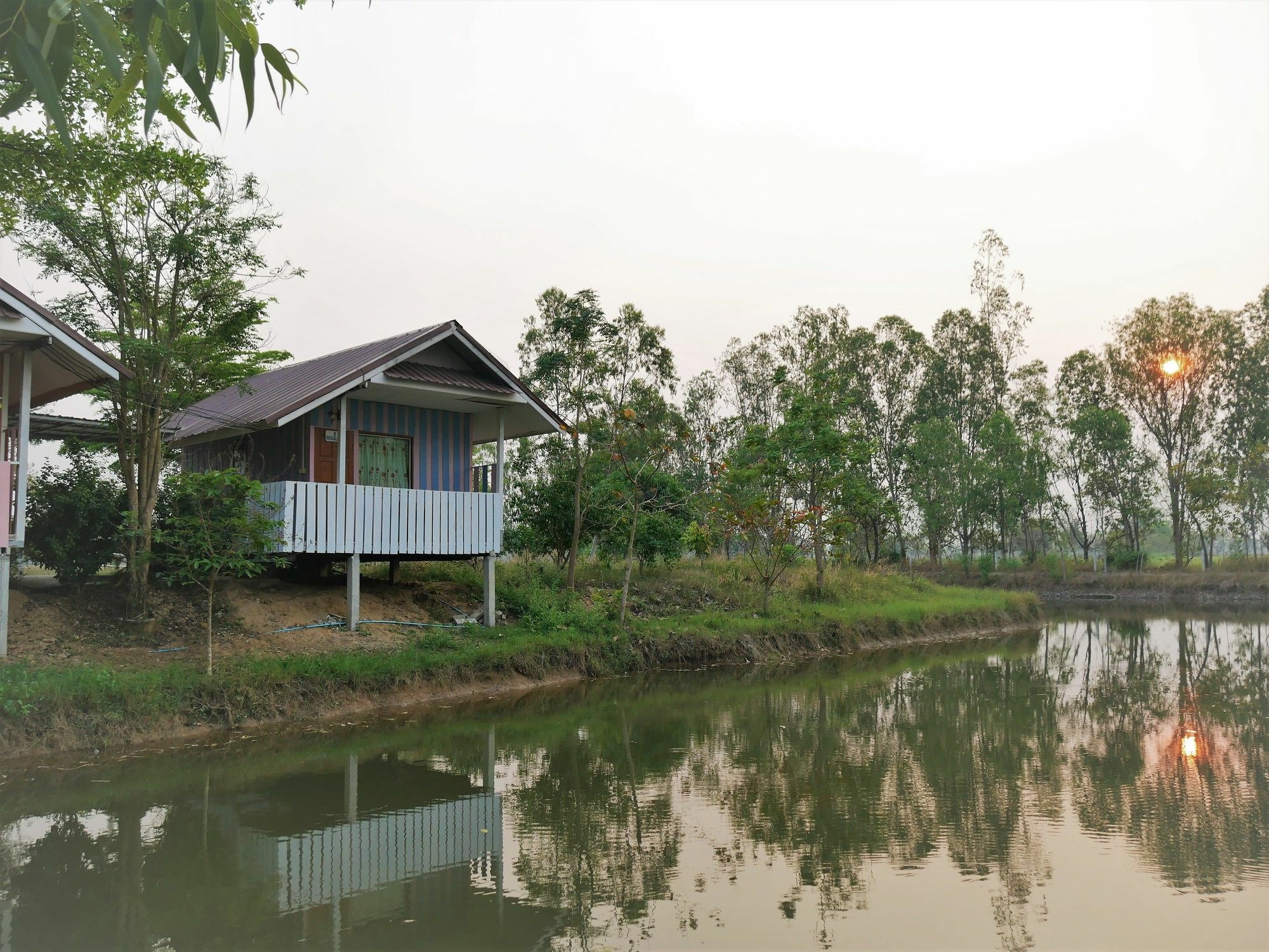 Relax Resort Sukhothai Exteriör bild